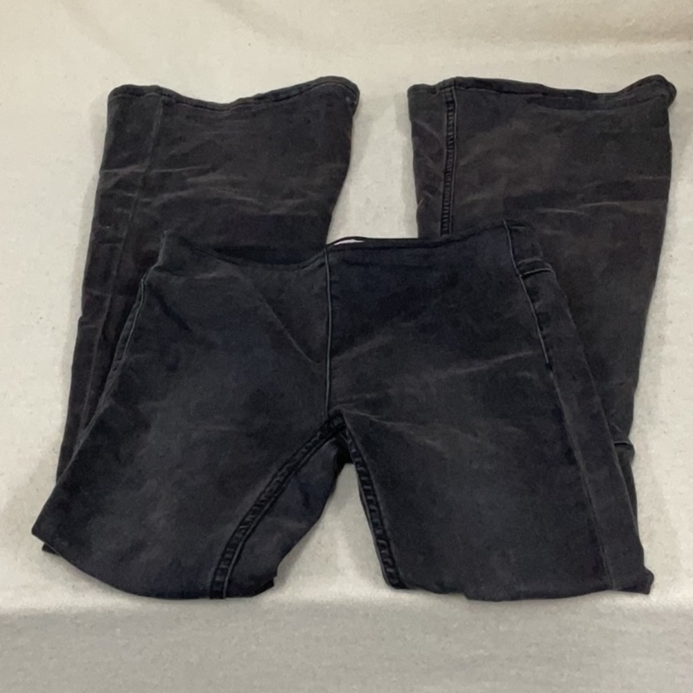 EUC woman’s Free People bell bottoms wide legged pants